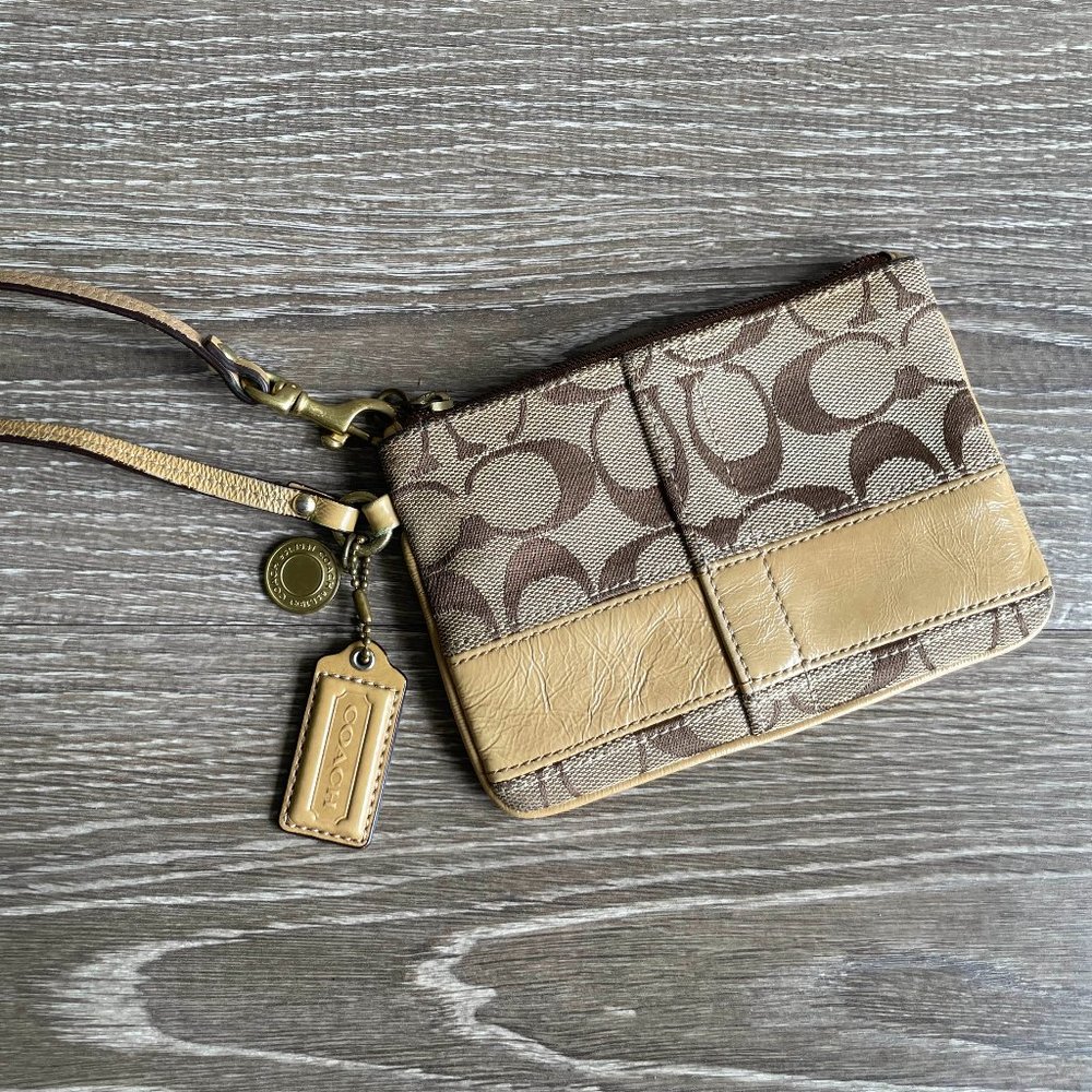 COACH Signature Wristlet Coin Purse 41637